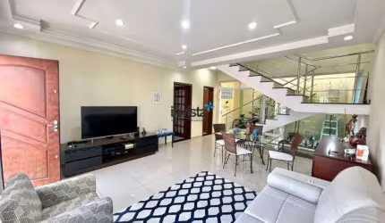 Casa à venda no bairro Embaré