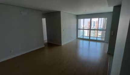 Apartamento com 3 quartos sendo 1 suíte na Vila Operária