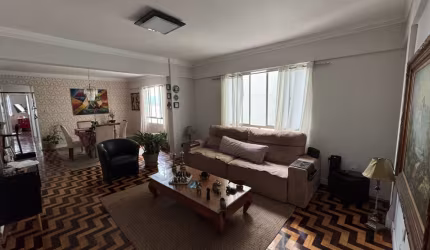 Apartamento Frente Mar com 3 quartos sendo 1 suíte,  em Balneário Camboriú
