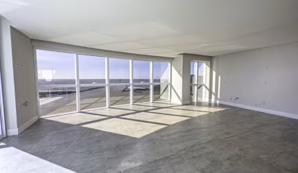 Cobertura duplex com 4 suítes, vista livre para Beira Rio em Itajaí
