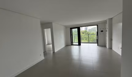 Apartamento vista mar com 2 quartos sendo 1 suíte na Praia Brava em Itajaí
