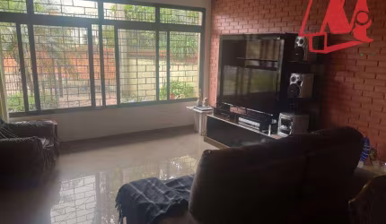 No bairro Ipanema,casa de 198,00 m²