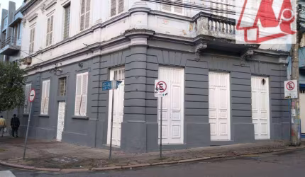 Prédio de 200m² no Bairro Floresta, próximo a Santa Casa