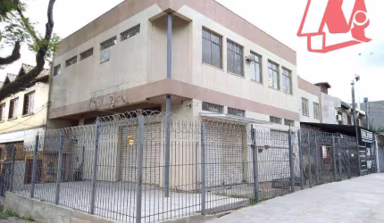 Na Cavalhada, loja de 90m².