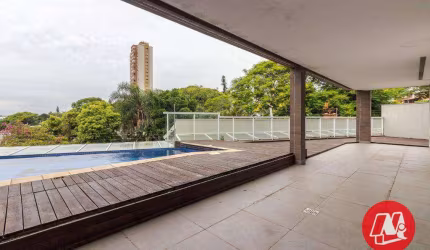 No Cristal, Garden de 315 m², 3 suítes, 3 vagas e piscina.