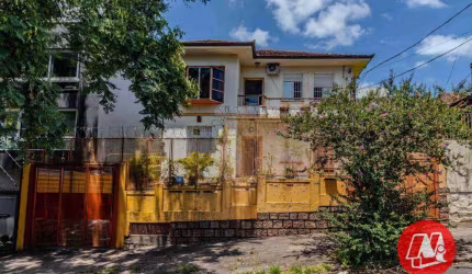 Na Silveiro,sobrado  com 6 quartos.
