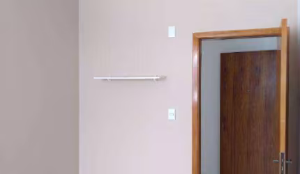 45m² no Rio Branco - Sala comercial com banheiro, interfone - Prédio com Portaria