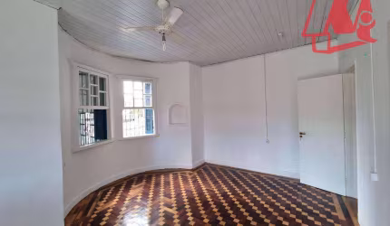 Casa de 526m² total 261m² útil na Bento próximo ao Posto do INSS