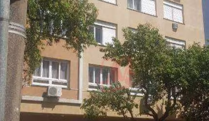 Na Cidade Baixa, 2 dormitórios.