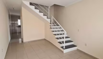 Sobrado para Venda em Jandira, Jardim Gabriela I, 3 dormitórios, 3 suítes, 4 banheiros, 1 vaga