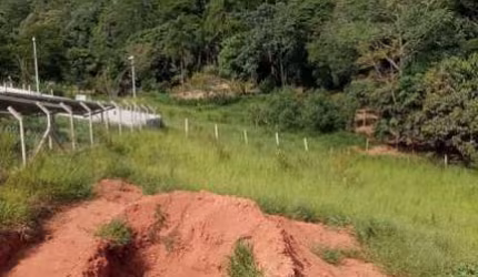Terreno em Condomínio para Venda em Santana de Parnaíba, Suru