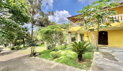 Casa / Sobrado para Venda em Cotia, Jardim Colibri, 3 dormitórios, 1 banheiro, 10 vagas