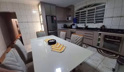 Sobrado para Venda em Sorocaba, Jardim Santo Amaro, 3 dormitórios, 3 banheiros, 3 vagas