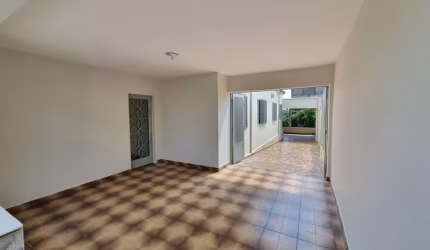 Casa para Venda em Sorocaba, Vila Augusta, 3 dormitórios, 2 banheiros, 4 vagas