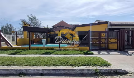 RESIDÊNCIA COM PISCINA EM OÁSIS
