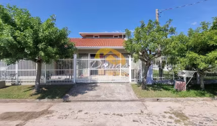 CASA EM REGIÃO DE MORADORES FIXOS EM NOVA TRAMANDAÍ