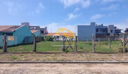 TERRENO A UMA QUADRA DO MAR EM NOVA TRAMANDAÍ