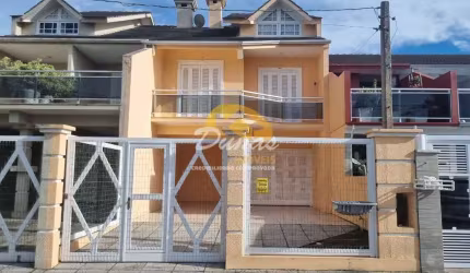 GEMINADA TRIPLEX NO CENTRO DE TRAMANDAÍ