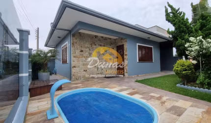 BELÍSSIMA RESIDÊNCIA DE ESQUINA PRÓXIMA DO MAR