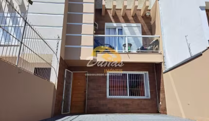 AMPLO DUPLEX LOCALIZADO NO BAIRRO IGARA EM CANOAS