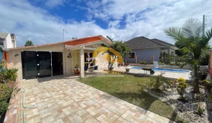 RESIDÊNCIA COM PISCINA NA TRAMANDAÍ SUL