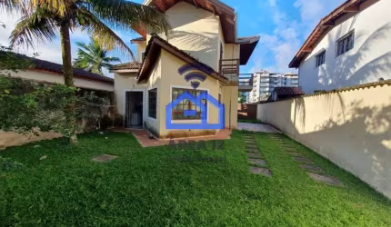 Casa à venda na Martim de Sá, com 3 dormitórios, sendo 1 suíte, 3 banheiros, 2 lavabos, sala com do