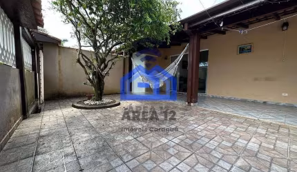 Casa Térrea à venda com 2 edículas no bairro Aruan - 2 Dormitórios, Banheiro, Sala de estar/jantar,