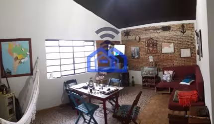 Casa à venda no bairro do Indaiá com 3 Dormitórios, 2 Banheiros, Cozinha, Sala, Edícula, 3 vagas de