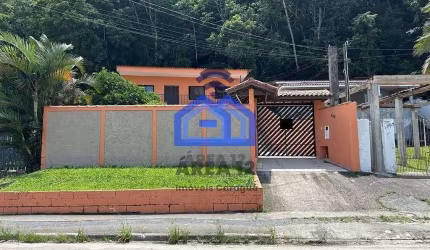 Sobrado à Venda na Prainha - 2 dormitórios, sendo uma suíte grande, sala, cozinha, sacada grande e