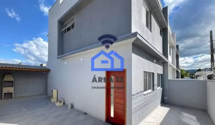 Casa Linda e Nova à venda no Bairro Pontal de Santa Marina - 2 suítes, 3 banheiros, garagem para 2