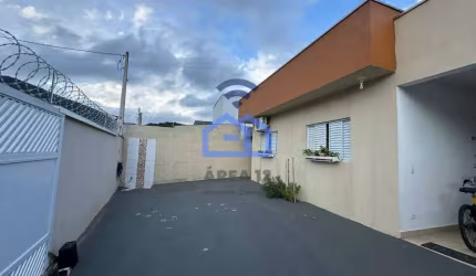 Casa à venda no bairro Martim de Sá - com 3 dormitórios, sendo 1 suíte, 2 banheiros, sala, cozinha,