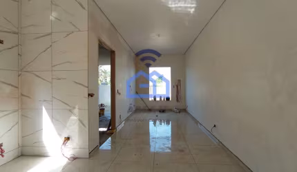 Casa à venda com 02 dormitórios, sendo 01 suíte, sala, cozinha, quintais e 02 vagas de garagem no b