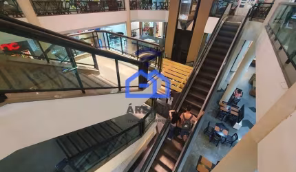 Sala comercial à venda no Caraguá Praia Shopping, Sala com 27m² - Reformada, com acabamentos impecá