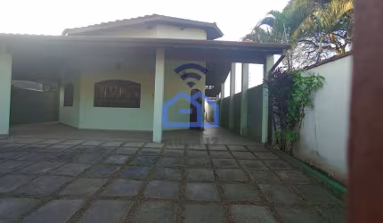 Casa plana com edícula à Venda no bairro Pontal de Santa Marina em Caraguatatuba, SP - 3 dormitório