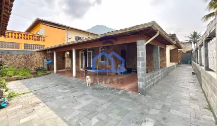 Casa à venda com edícula no Cidade Jardim, com 3 dormitórios na casa principal, excelente localizaç