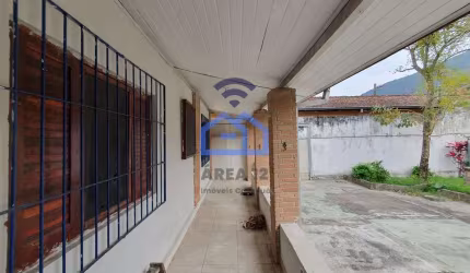 Casa ampla à venda no bairro do Sumaré em Caraguatatuba, SP - 350m² de terreno, casa com 4 dormitór