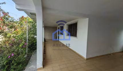 Casa ampla com edícula à venda no bairro Jardim Primavera em Caraguatatuba, SP - 4 dormitórios, gar