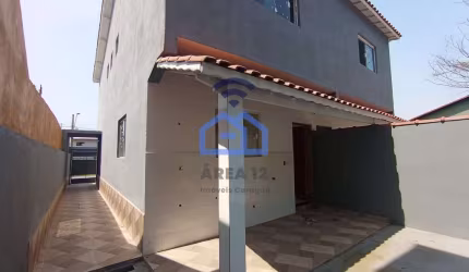 Maravilhoso sobrado à venda no bairro Morro Do Algodão em Caraguatatuba, SP - 108m² com 2 suítes e