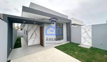 Casa à venda, com um acabamento diferenciado, 2 dormitórios, 2 banheiros, no bairro do Golfinho em
