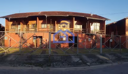 Sobrado em condomínio à venda no bairro da Martim de Sá em Caraguatatuba, SP - Venha morar com conf