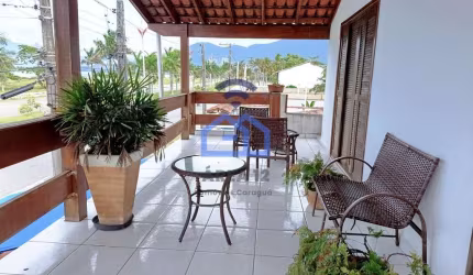 Sobrado à venda no bairro Porto Novo em Caraguatatuba, SP com 800m² de terreno e 179m² de área cons