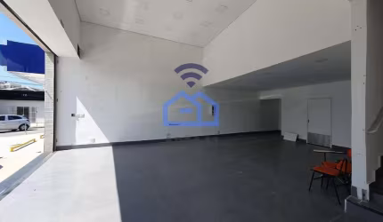Ponto comercial para locação no Centro de Caraguatatuba, SP - Com sobreloja e 120m² de área total