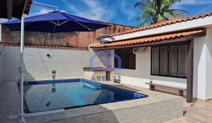 Maravilhosa casa com edícula à venda no bairro Porto Novo em Caraguatatuba, SP - Oportunidade imper