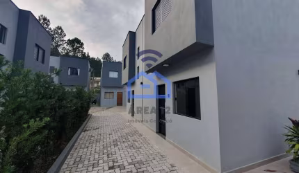 Sobrado à venda em condomínio no bairro Capricórnio II em Caraguatatuba, SP