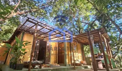 Casa Exclusiva em Meio à Natureza à venda no bairro do Massaguaçu em Caraguatatuba, SP