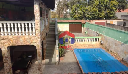 Casa com 7 quartos à venda, 220 m² por R$ 1.800.000 - Rio Branco - Belo Horizonte/MG