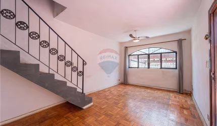 Casa Sobrado 3 dorm , suíte, 2 vagas, quintal amplo em   R. Sincorá, 200 - Jardim Umuarama São Paulo - SP, 04660-000 Jd.Prudência.