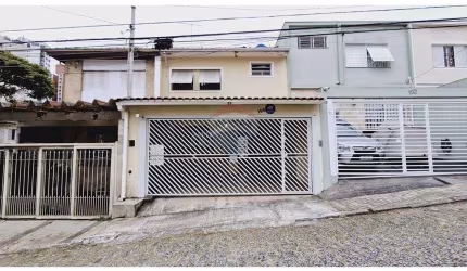 Sobrado encantador na Vila Mariana – Conforto e charme em localização privilegiada