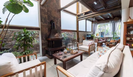 Casa com charme natural e alma contemporânea no Planalto Paulista