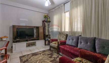 Sobrado à venda na Vila Brasilina – Rua tranquila e residencial